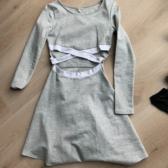 Charlotte Russe Dresses & Skirts - 🔔 CLEARANCE 🔔 Charlotte Russe Gray Long Sleeve Dress